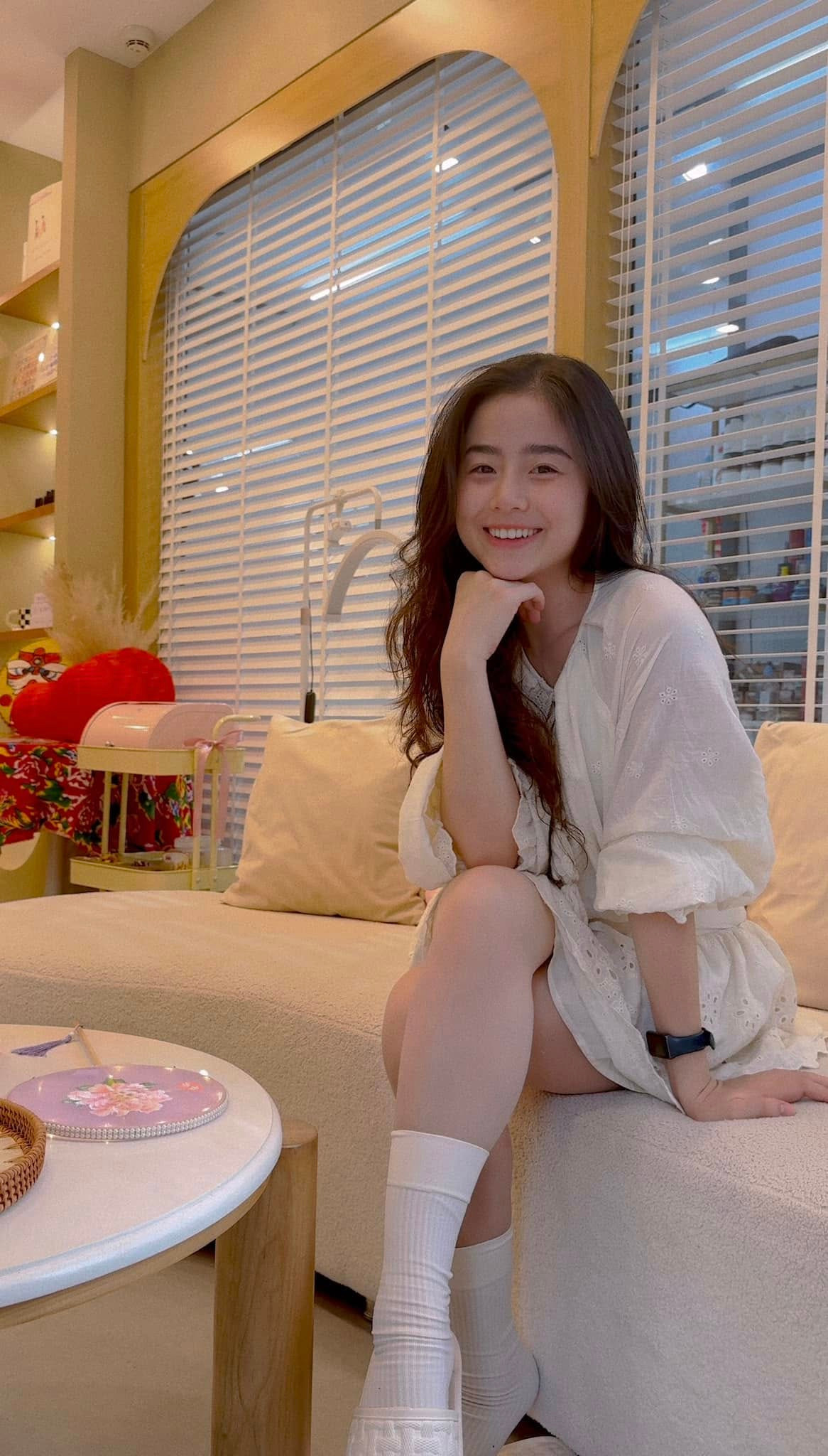 Hiện tại tài khoản Instagram của Nam Thương đang có 571.000 người theo dõi, con số này ở Facebook là 351.000 người.