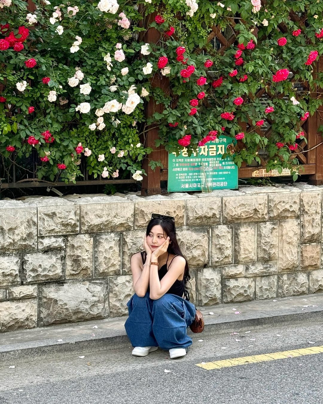 Kết thúc bữa ăn, Jing thanh toán suất phở bát đá hết 100 ngàn đồng. Nữ du khách người Thái tỏ ra hài lòng vì món phở đầy đặn, hương vị hấp dẫn và đồ ăn kèm đa dạng từ rau thơm đến giấm, tỏi, ớt chưng…