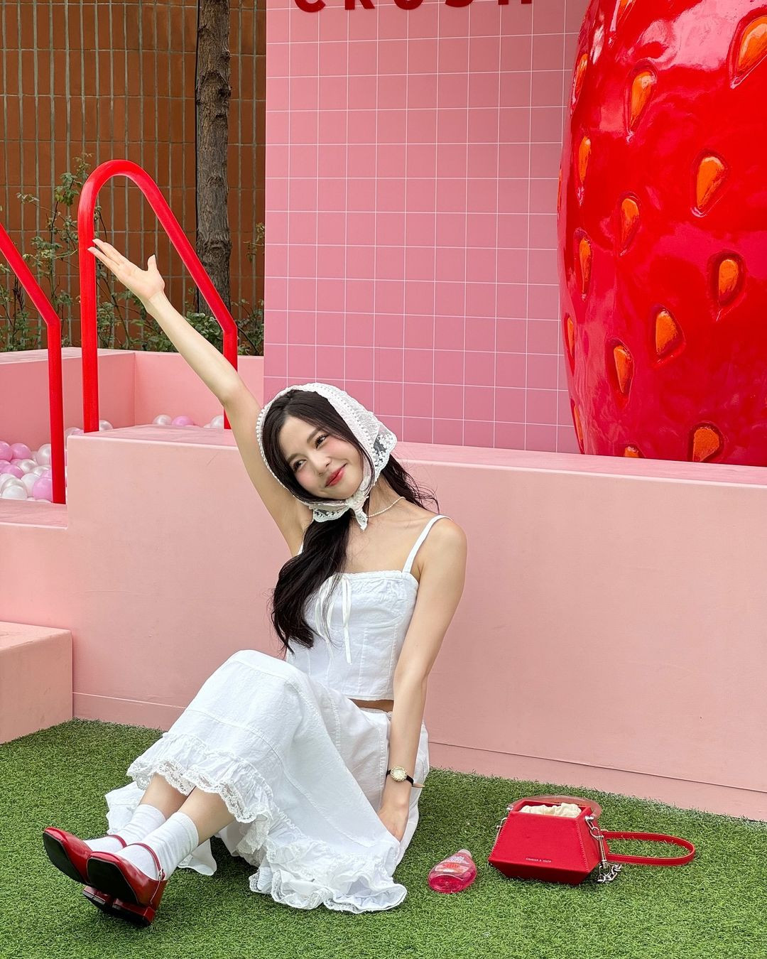 Jing tiết lộ từng có ấn tượng không tốt về hương vị của phở, do lần đầu thưởng thức món này nhưng tìm phải quán không ngon, nước dùng thiếu đậm đà. Tuy nhiên, khi nếm thử bát phở thố đá, cô gái trẻ hoàn toàn thay đổi suy nghĩ.