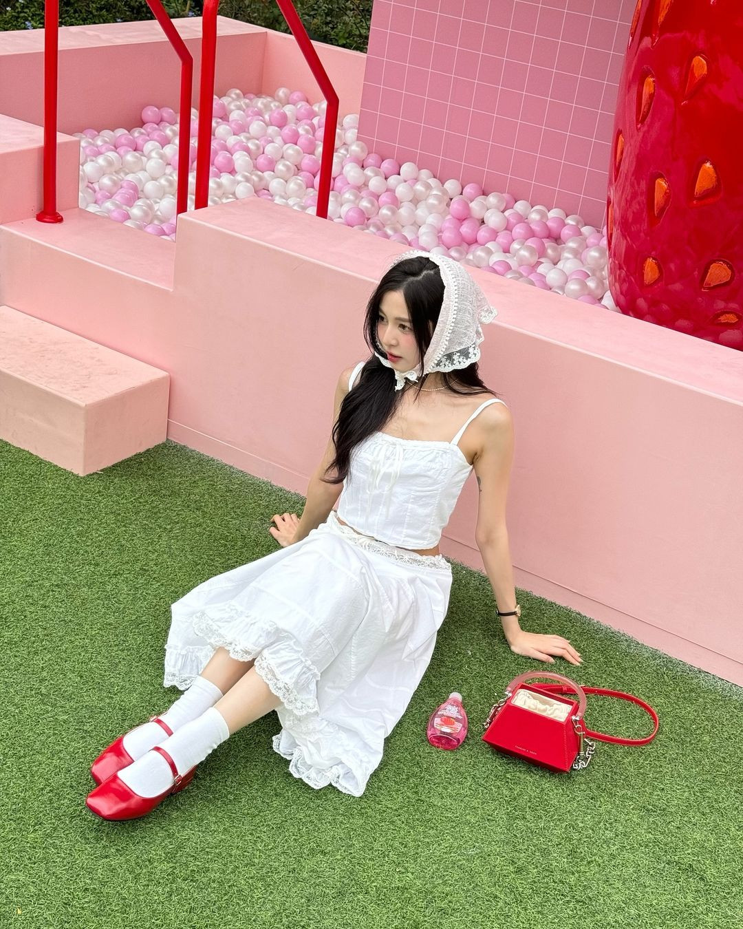 “Mọi người bảo quán phở này ngon, nhất định phải đi ăn thử. Họ cũng khen không gian quán đẹp nên tôi quyết định ghé thăm xem sao”, Jing nói.