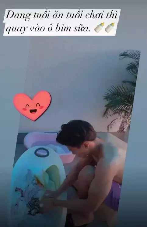 Ngọc Hải quen bà xã trong một lần tình cờ tới trường và đã bị "cảm nắng" ngay từ cái nhìn đầu tiên.