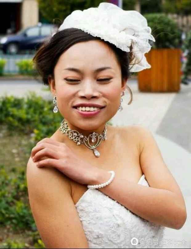 Dù chẳng đóng góp vai trò cụ thể trong làng giải trí Hoa ngữ nhưng Phượng Tỷ lại được nói đến là mỹ nhân nổi đình đám nhất khoảng thời gian 2009 - 2010.