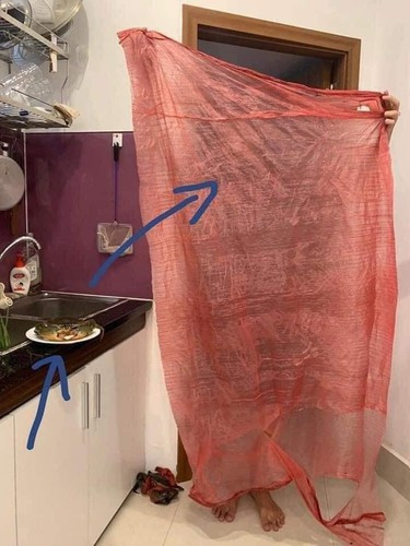 Phần càng được cố định khá chắc chắn và trông vô cùng chuyên nghiệp đến nỗi con cua tưởng chừng như bị nuốt chửng trong đống dây.