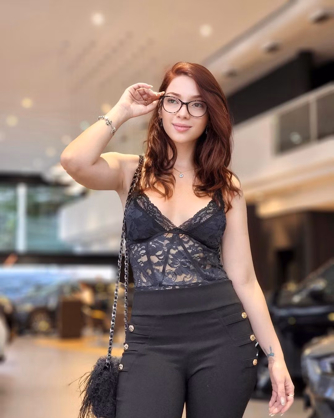 Các tài khoản TikTok và Instagram phổ biến của cô cũng không phải là trang mạng xã hội duy nhất mà cô duy trì.