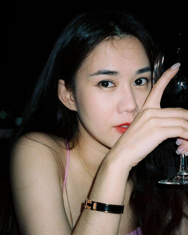 Kể tên các gái xinh thích đu đưa mà bỏ qua Ngọc Thảo thì đúng thật là thiếu sót. Ai chứ nàng hot girl là không bao giờ vắng mặt khỏi những tụ điểm ăn chơi bậc nhất Sài Gòn.