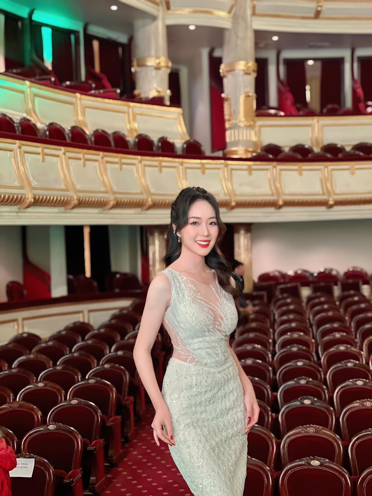 Thời điểm mới bắt đầu theo đuổi ước mơ "cầm mic", nữ MC gốc Nghệ An không nhận được sự ủng hộ từ phía người thân trong gia đình. Cô thú nhận bản thân từng cảm thấy rất buồn và phải đấu tranh tâm lý khá nhiều để kiên định bước đi trên con đường đã lựa chọn.