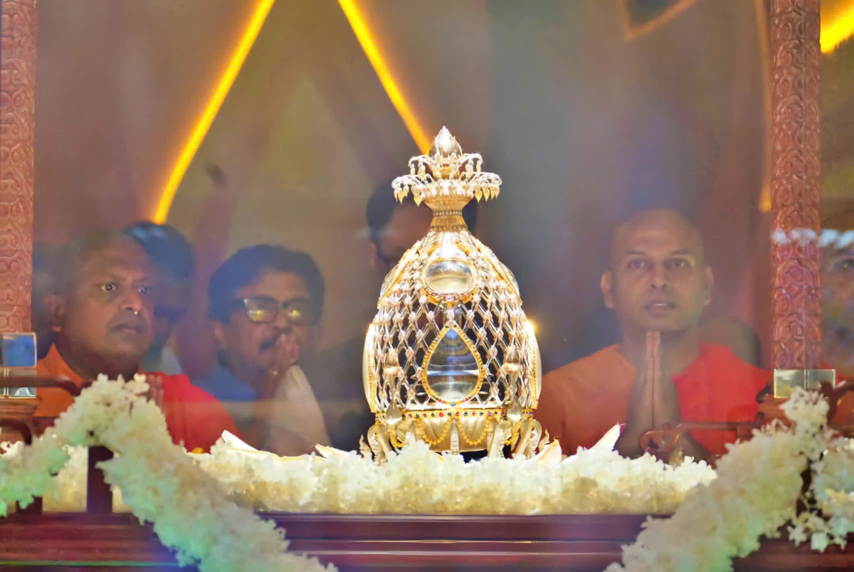 Theo kế hoạch, bảo vật quốc gia của Ấn Độ – xá lợi Đức Phật Thích Ca Mâu Ni – sẽ được tôn trí tại chùa Thanh Tâm, Học viện Phật giáo Việt Nam và công viên Láng Le (xã Lê Minh Xuân, huyện Bình Chánh, TP Hồ Chí Minh) từ ngày 2 đến 8/5.