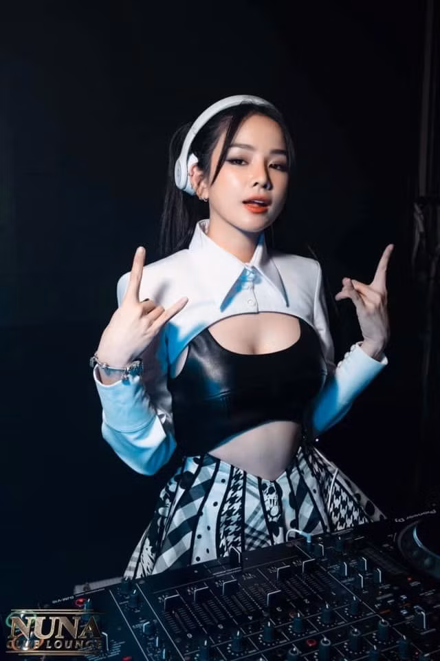 Mới đây trong bài phỏng vấn với Người Lao Động, Mie gây chú ý khi chia sẻ về góc khuất trong nghề DJ mà mình đã từng trải qua.