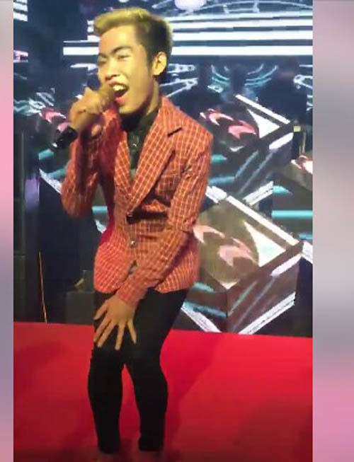 Sau những hình ảnh "thảm họa" trên mạng xã hội, Tùng Sơn quyết định thay đổi, tuyên bố nhận lời chạy show đi diễn. Anh còn cho biết có thể kiếm 30 triệu đồng/đêm diễn.