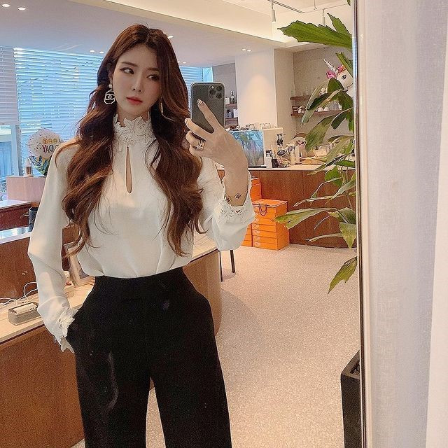 Dahyun có trang blog riêng, chuyên review về các địa điểm du lịch, nghỉ dưỡng nổi tiếng.