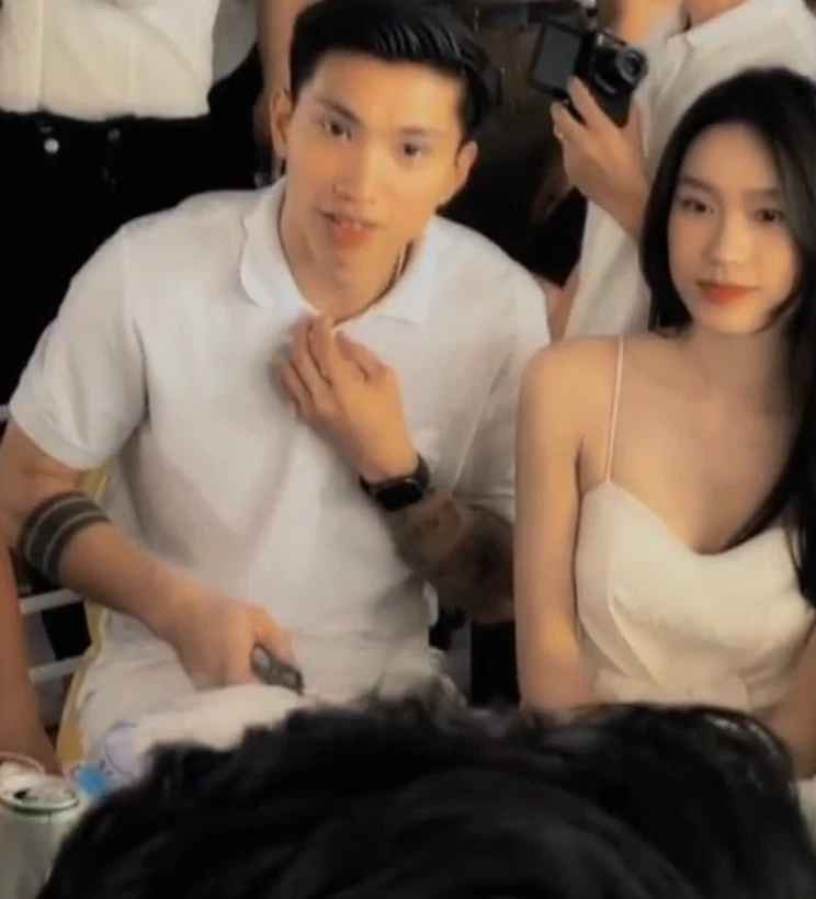 Dù liên tục bị netizen tóm gọn khoảnh khắc tay trong tay nhưng Văn Hậu và Hải My vẫn chưa chịu công khai.