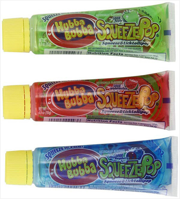 Squeeze Pop là một loại kẹo mà khi ăn, bạn phải bóp chất lỏng từ những thứ này vào miệng. Chúng có đủ màu sắc khác nhau với hương trái cây ngọt thơm, là món khiến con nít khi xưa mê mệt.