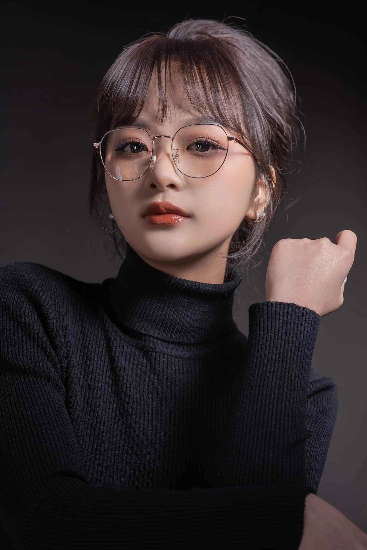 Sau gần hai năm nổi tiếng, cô gái dân tộc Tày sinh năm 2000 hiện đang sở hữu nhiều thành tích "khủng" với hơn 9,8 triệu lượt theo dõi trên TikTok và hơn 200.000 trên Facebook.