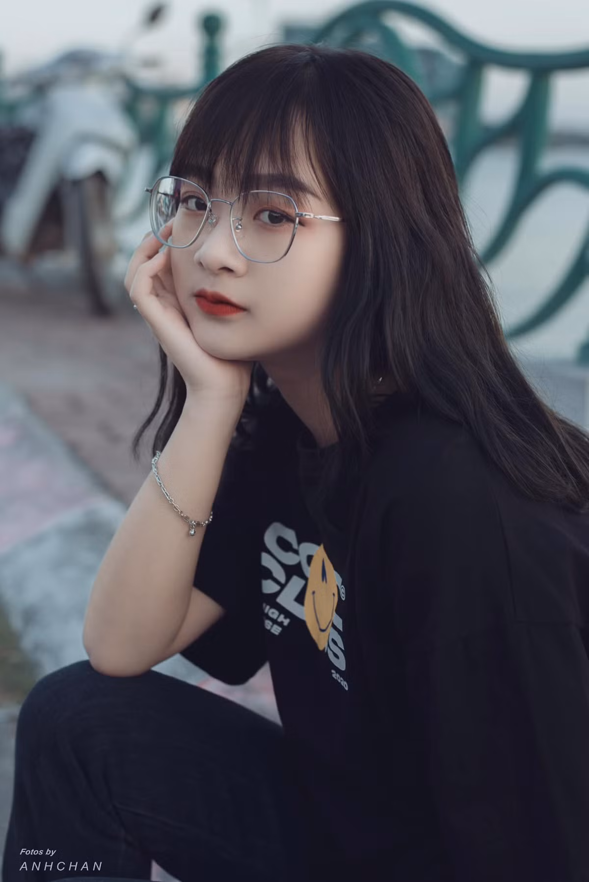 Trong một clip TikTok của mình, nữ streamer này thừa nhận thu nhập từ chơi bi a trong 1 tháng cũng kiếm được 100 triệu đồng. Rất nhiều bình luận thể hiện sự ngạc nhiên và ngưỡng mộ đã gửi đến Gấm Kami khi có thu nhập khủng như vậy.