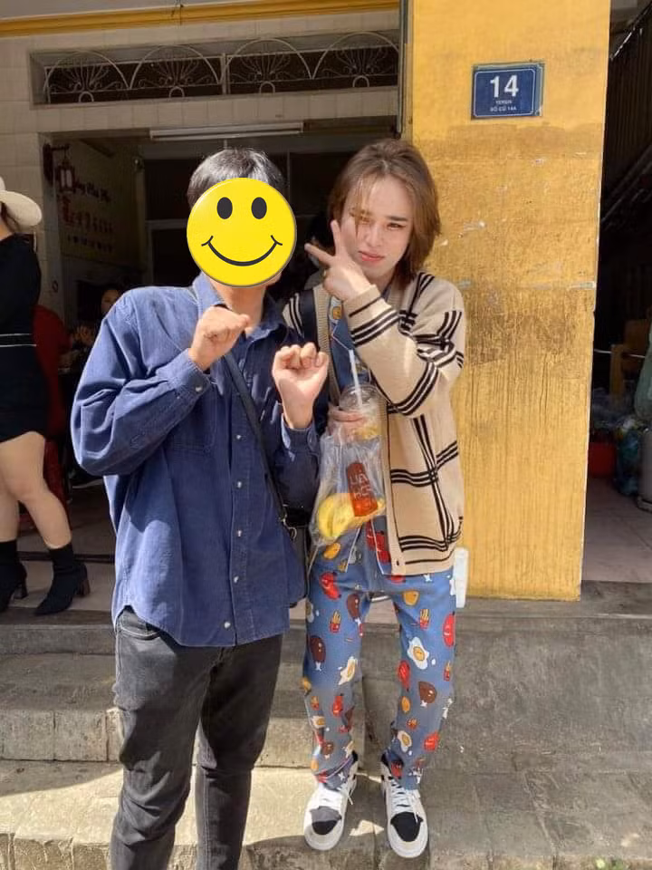 Ngay lập tức những hình ảnh của thảm họa mạng Trần Đức Bo nhanh chóng nhận về sự bình luận của cư dân mạng.