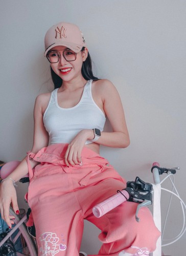 Việt Phương Thoa không ngại ngần show hình ảnh thời trẻ trâu của mình.