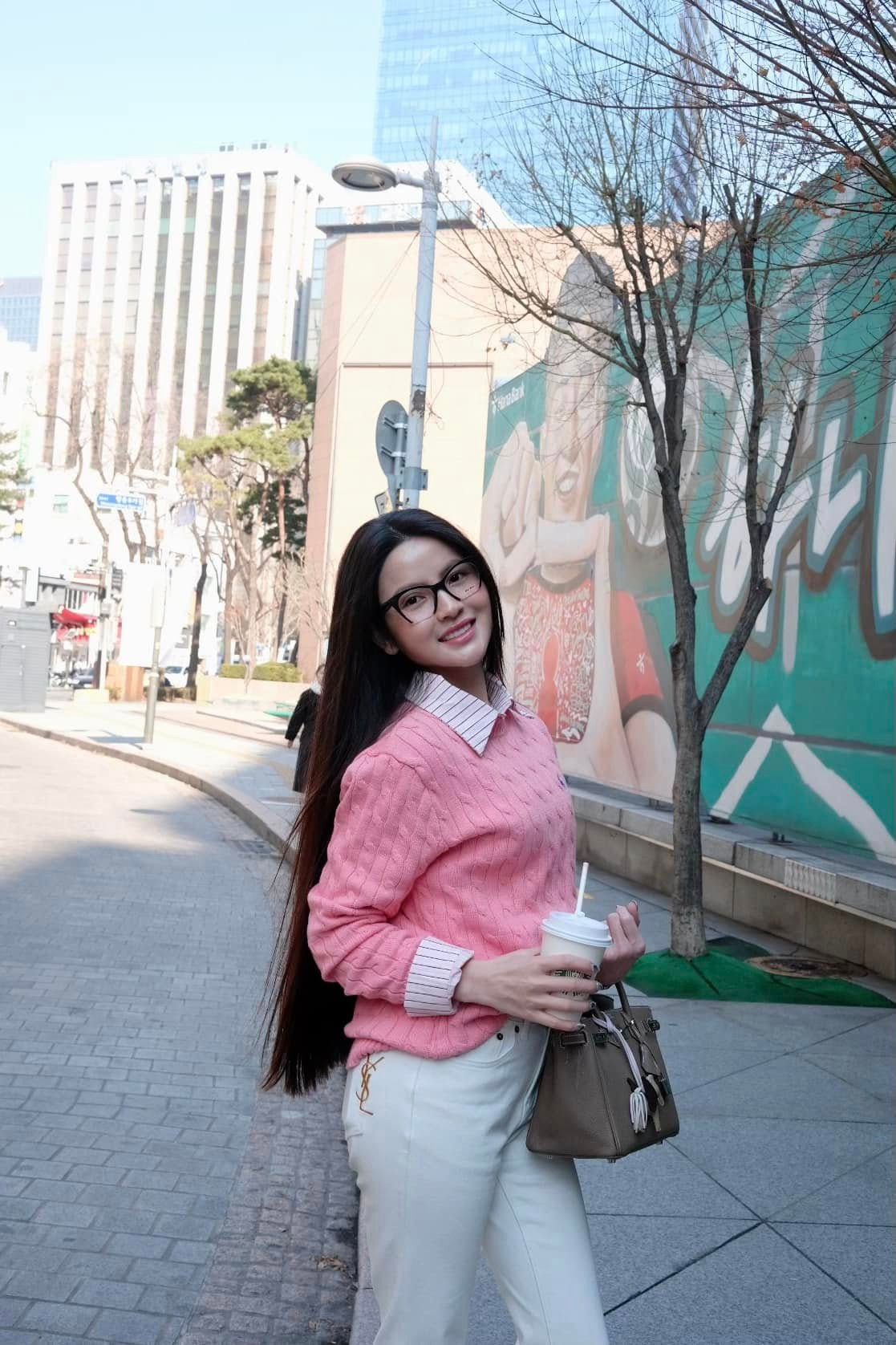 Sau đó Chu Thanh Huyền đã xin lỗi vì trong clip đã không nói rõ ràng đây là quan điểm và chia sẻ cá nhân, gây hiểu lầm.