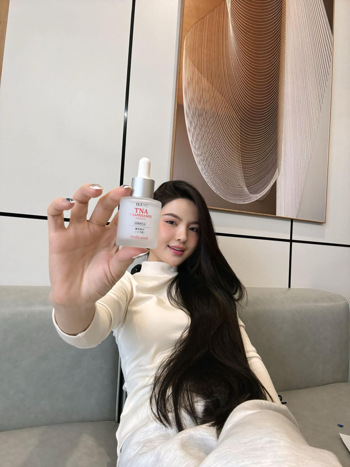 Ngành nghề kinh doanh chính của công ty do Chu Thanh Huyền đứng tên là buôn bán thực phẩm. Ngoài ra, công ty này còn có các ngành khác như bán buôn nước hoa, hàng mỹ phẩm và chế phẩm vệ sinh - bán buôn vali, cặp, túi, ví, hàng da và giả da khác.