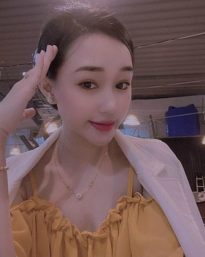 Dù không ở gần vợ con, Tấn Tài vẫn cố gắng quan tâm tỉ mỉ bằng những cuộc gọi video, tìm cách bù đắp khi có dịp về thăm nhà.