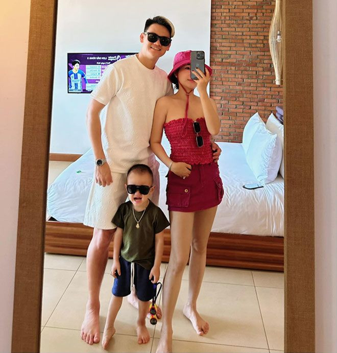 Tháng 3/2020, Tấn Tài công khai hình ảnh Hiếu Phạm trên mạng xã hội và làm đám hỏi không lâu sau đó.