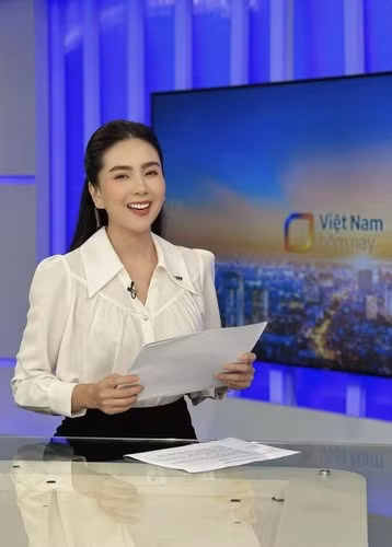 Trên trang cá nhân, nữ MC thoải mái giới thiệu về căn hộ như bản thiết kế hay những góc tập tành trong nhà.