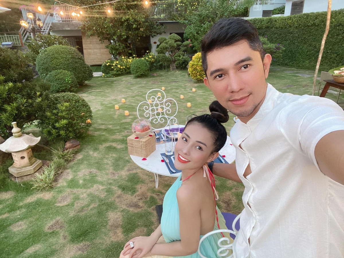 Chuyện tình giữa hot girl Ngân 98 và Lương Bằng Quang luôn là đề tài bàn tán từ phía cộng đồng mạng. Thời gian gần đây, được biết cặp đôi đang có chuyến nghỉ dưỡng tránh dịch ở Phú Quốc.