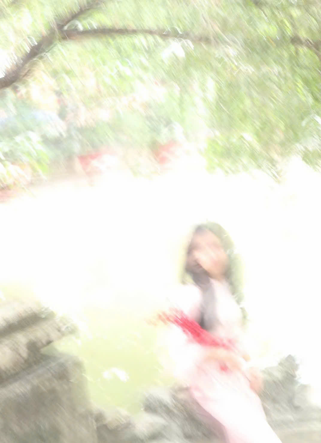 Khi quá sáng mọi thứ trở thành "cháy sáng".