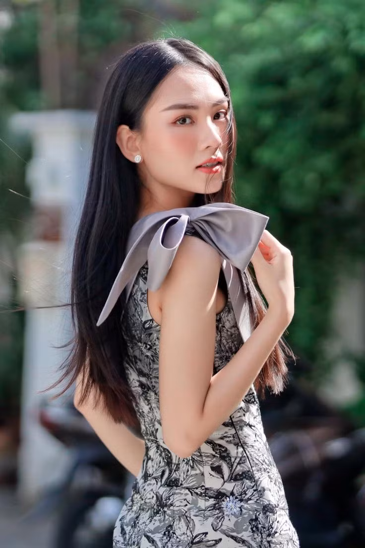 Trước khi dự thi Hoa hậu Việt Nam, Mai Phương cũng từng đăng quang ngôi vị hoa khôi ĐH Đồng Nai năm 2018.