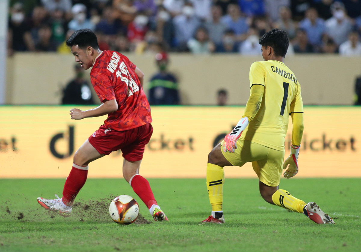 Dù vùng lên đáp trả nhưng với thực lực, U23 Campuchia chưa xứng tầm khiến U23 Thái Lan phải lo lắng.