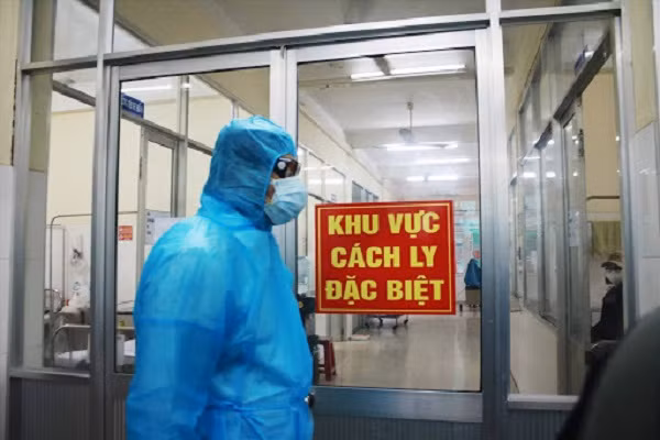 Them 1 ca mac COVID-19 la chuyen gia den tu Serbia, Viet Nam co 370 benh nhan