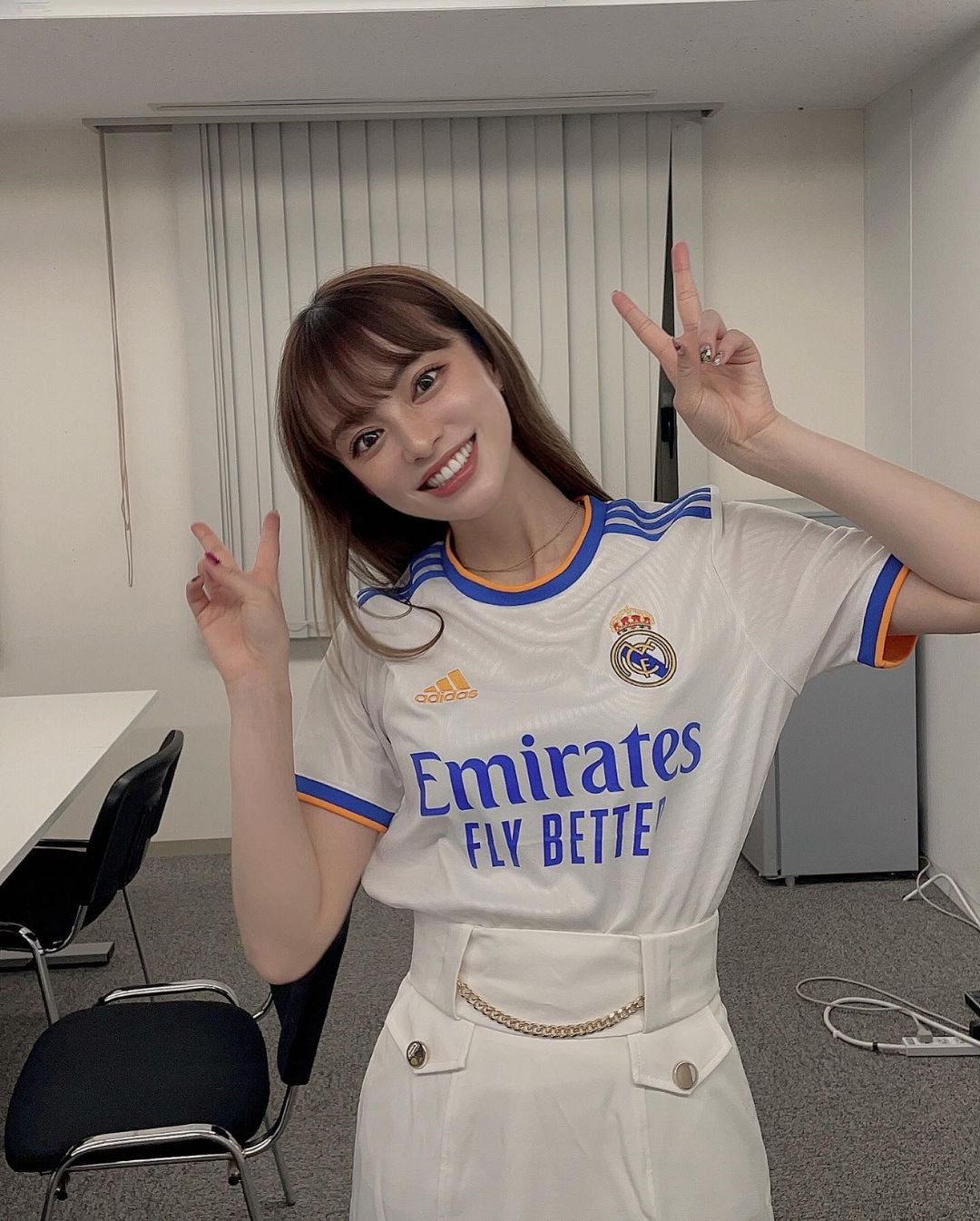 Thường ngày, Shono theo đuổi phong cách nữ tính, dễ thương được ưa chuộng tại Nhật Bản.