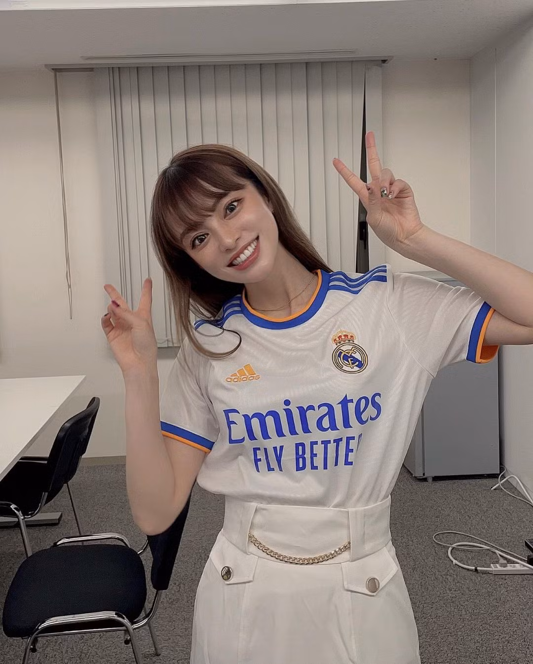 Thường ngày, Shono theo đuổi phong cách nữ tính, dễ thương được ưa chuộng tại Nhật Bản.