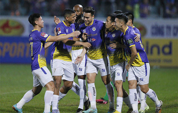 Ha Noi FC thang Hai Phong trong ngay Van Quyen co ban thang 100