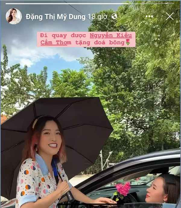 Năm nay, do lịch trình làm việc dày đặc nên cựu hot girl không có thời gian tiệc tùng đãi bạn bè.