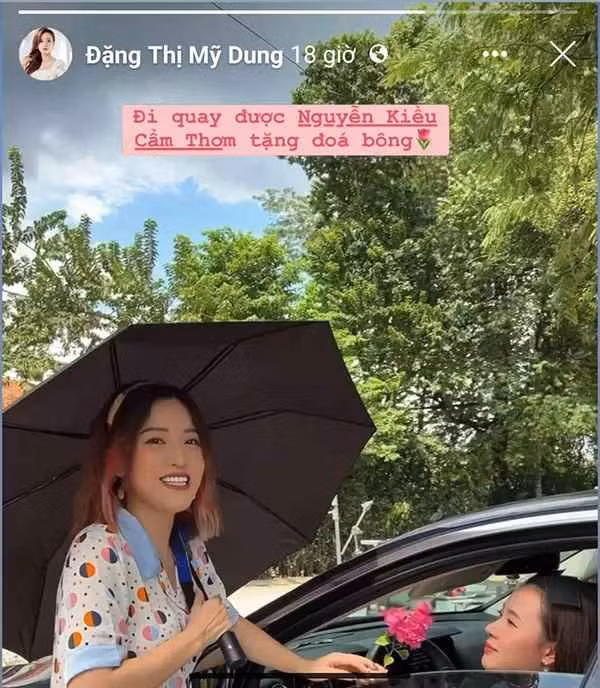 Năm nay, do lịch trình làm việc dày đặc nên cựu hot girl không có thời gian tiệc tùng đãi bạn bè.