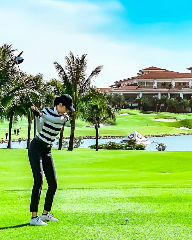 Trước đó nữa thì sân golf còn ghi nhận sự có mặt của một vài cái tên khác như Vũ Ngọc Châm.
