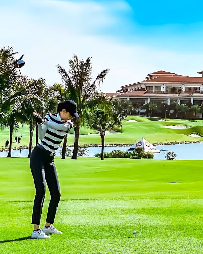 Trước đó nữa thì sân golf còn ghi nhận sự có mặt của một vài cái tên khác như Vũ Ngọc Châm.
