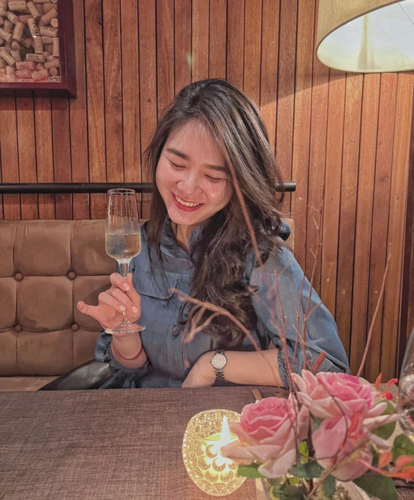 Trải qua một năm rưỡi đầy gian khổ nhưng vô cùng quyết tâm, năm 2016, Mỹ Phụng trở về nước và chỉ chọn đầu quân cho Hãng hàng không Quốc gia.