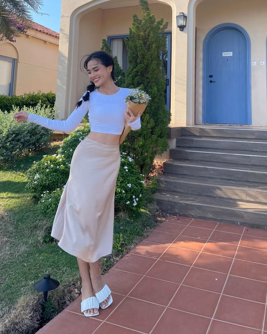 Các bài tập mà Hoàng Kim lựa chọn được thực hiện ở mức đốt calo, siết eo. Vì là một người mẫu, cô cần có thân hình mảnh mai nhưng săn chắc.