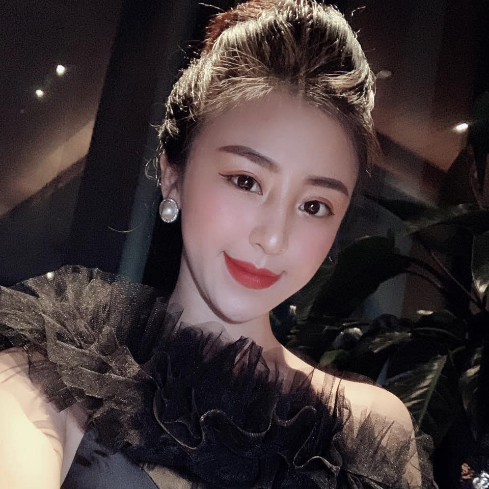 Bảo Chi viết: "Tôi đang mắc kẹt giữa 2 triết lý sống: "Hãy tiết kiệm khi còn trẻ" và "Ta chỉ sống một lần trong đời'".