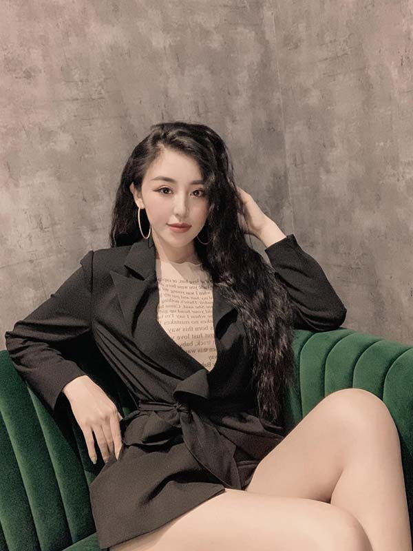 Ngay khi tin đồn nổ ra, Bảo Chi cho biết cô ly hôn chồng và cũng đã có người yêu.