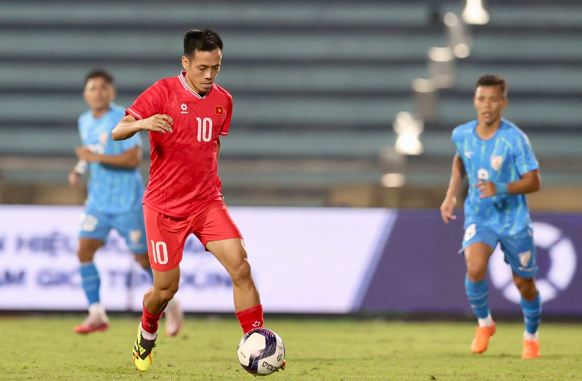 Văn Quyết thi đấu cho ĐTQG từ năm 2011. Anh là linh hồn trong lối chơi của tuyển Việt Nam trong giai đoạn 2012-2017.