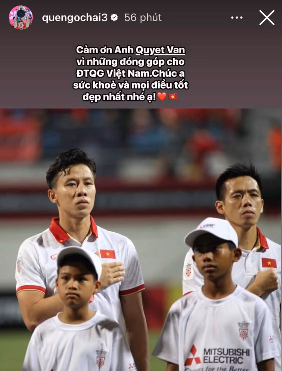 Đội trưởng Quế Ngọc Hải đăng tải bức ảnh cùng Văn Quyết tại AFF Cup 2018, năm mà ĐTQG Việt Nam lên ngôi vương sau 10 năm chờ đợi.