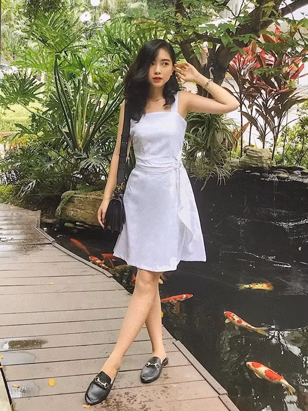 Không phô trương hoa mỹ, Mai Hà Trang chính là quý cô luôn đứng sau âm thầm ủng hộ Hà Đức Chinh. Bạn gái của chân sút Phú Thọ được đánh giá cao về nhan sắc.