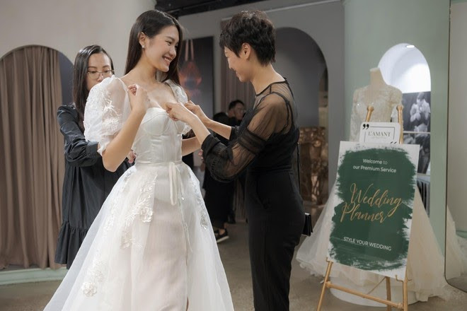 Không chỉ xinh đẹp, Hải My còn rất tài năng khi sở hữu bảng thành tích học tập đáng nể và có nhiều tài lẻ như vẽ, ca hát, chơi đàn.