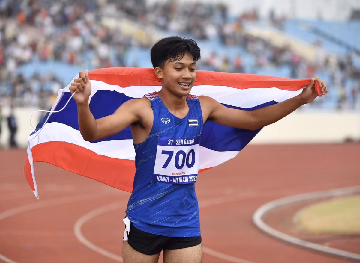 Puripol Boonson (Thái Lan) là vận động viên chạy 100m dưới 18 tuổi nhanh nhất thế giới với thời gian 10,09 giây vào năm ngoái. Anh đã giành huy chương vàng ở nội dung 100m, 200m và 4x100m tiếp sức tại SEA Games trước, khi mới 16 tuổi, nhưng đã bỏ lỡ huy chương đồng vài tháng sau đó tại Giải vô địch U20 điền kinh thế giới.