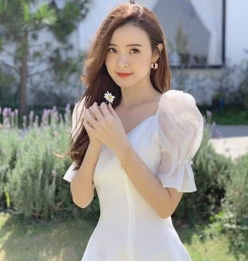 Hot girl doi dau vua vuong tin don mang thai, hoi tu 