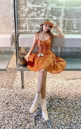 Midu gây ấn tượng với khán giả bởi vẻ đẹp trẻ trung, năng động và trong sáng.