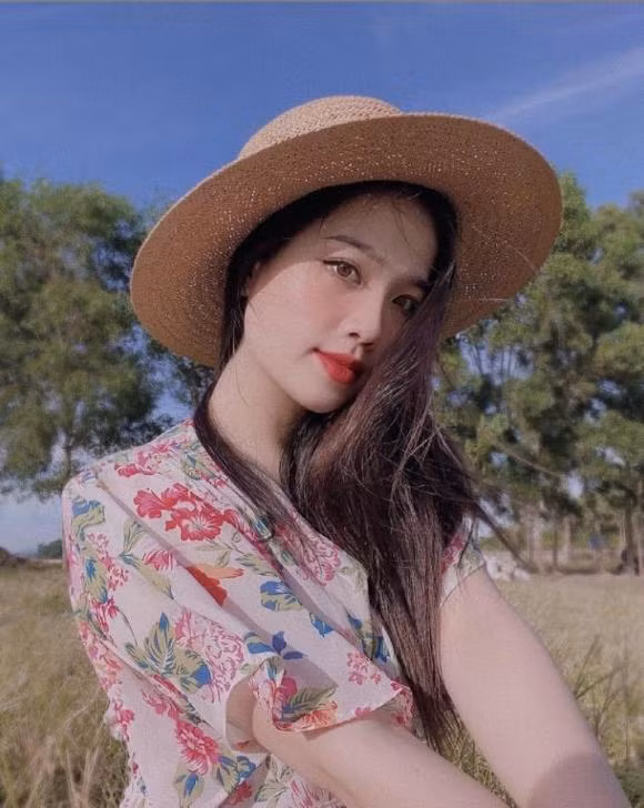 Huyền My ngày càng xinh đẹp hơn sau khi chia tay Quang Hải.