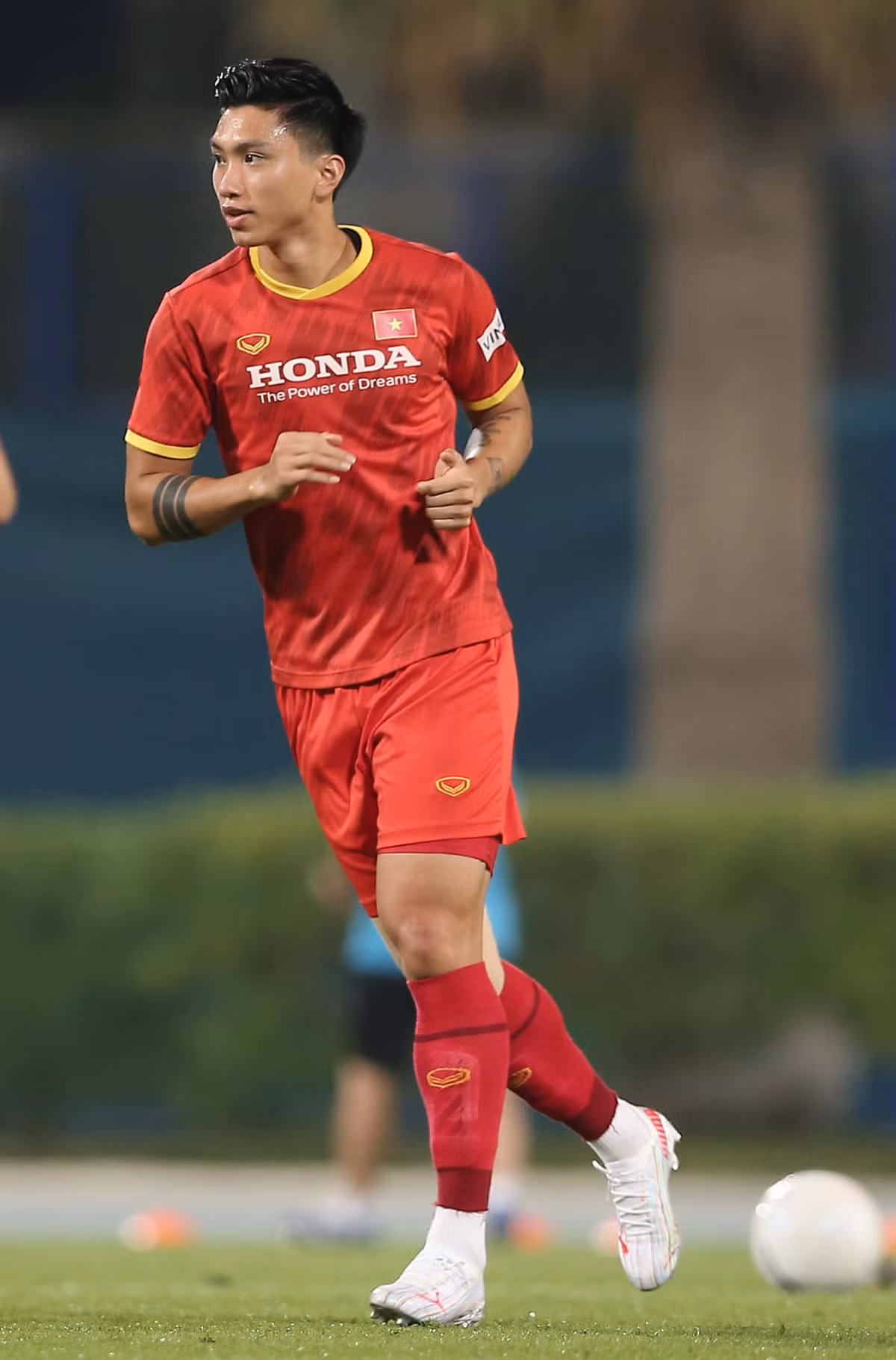 Thời gian thi đấu ở châu Âu cũng giúp Đoàn Văn Hậu càng thêm cao lớn, nam tính và hút ánh nhìn.